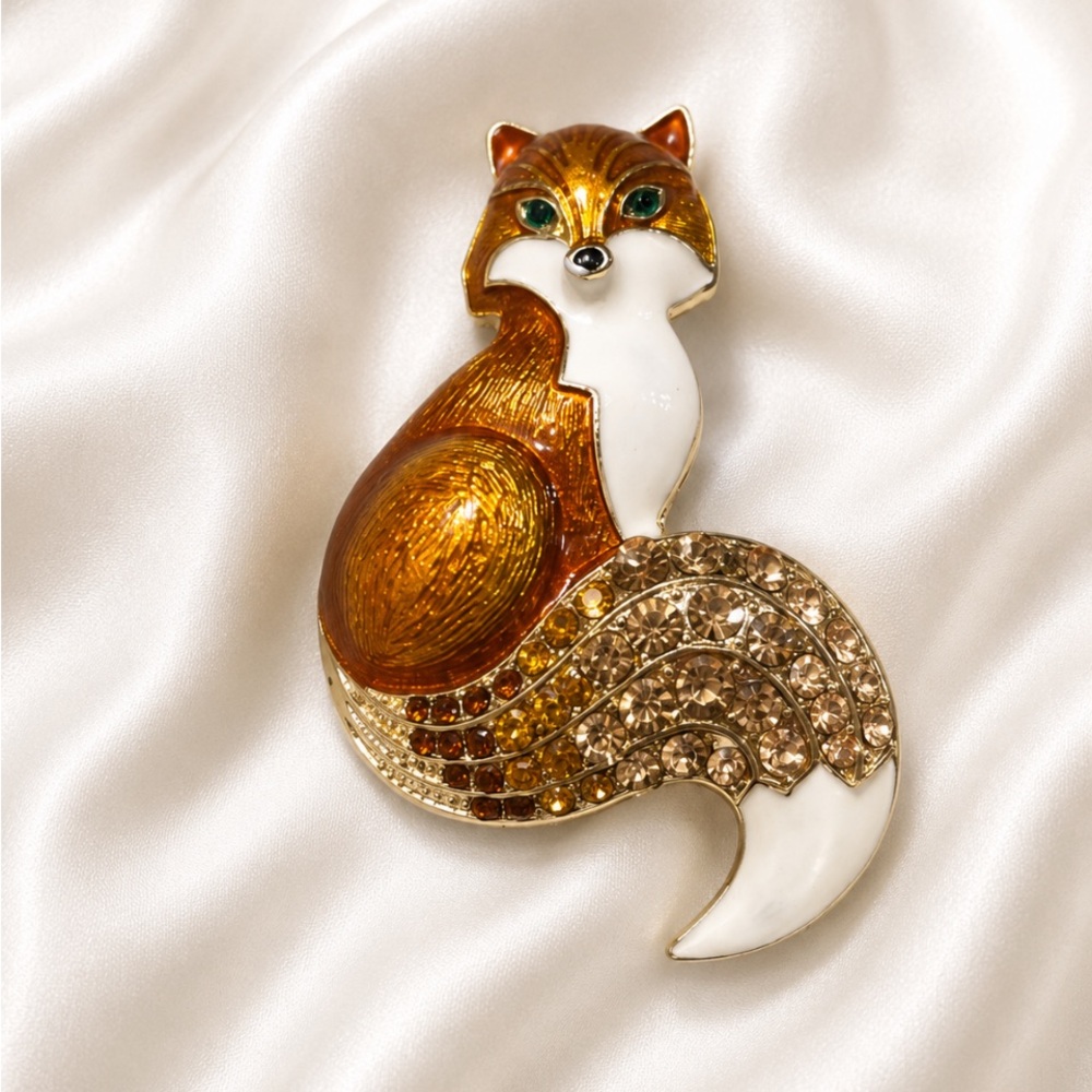 Fox Brooch/Pendant with Amber Crystals and White Enamel